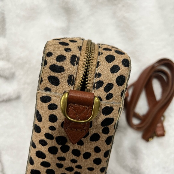 Madewell Transport Camera bag in dotted calf hair edition - Picture 5 of 7